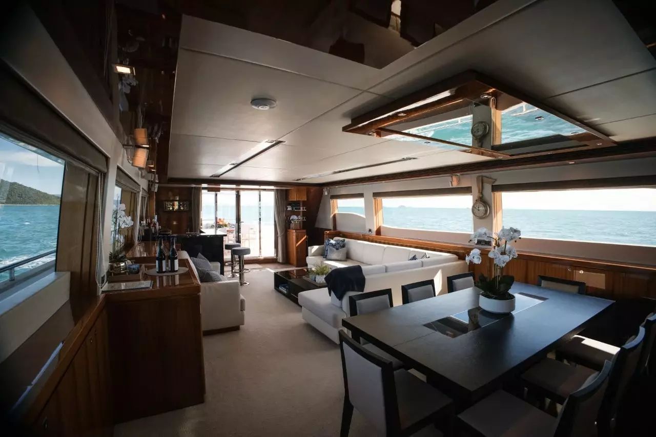 Encore by Horizon – Private Motor Yacht Charter in Cairns – Special Offer at Boatcrowd