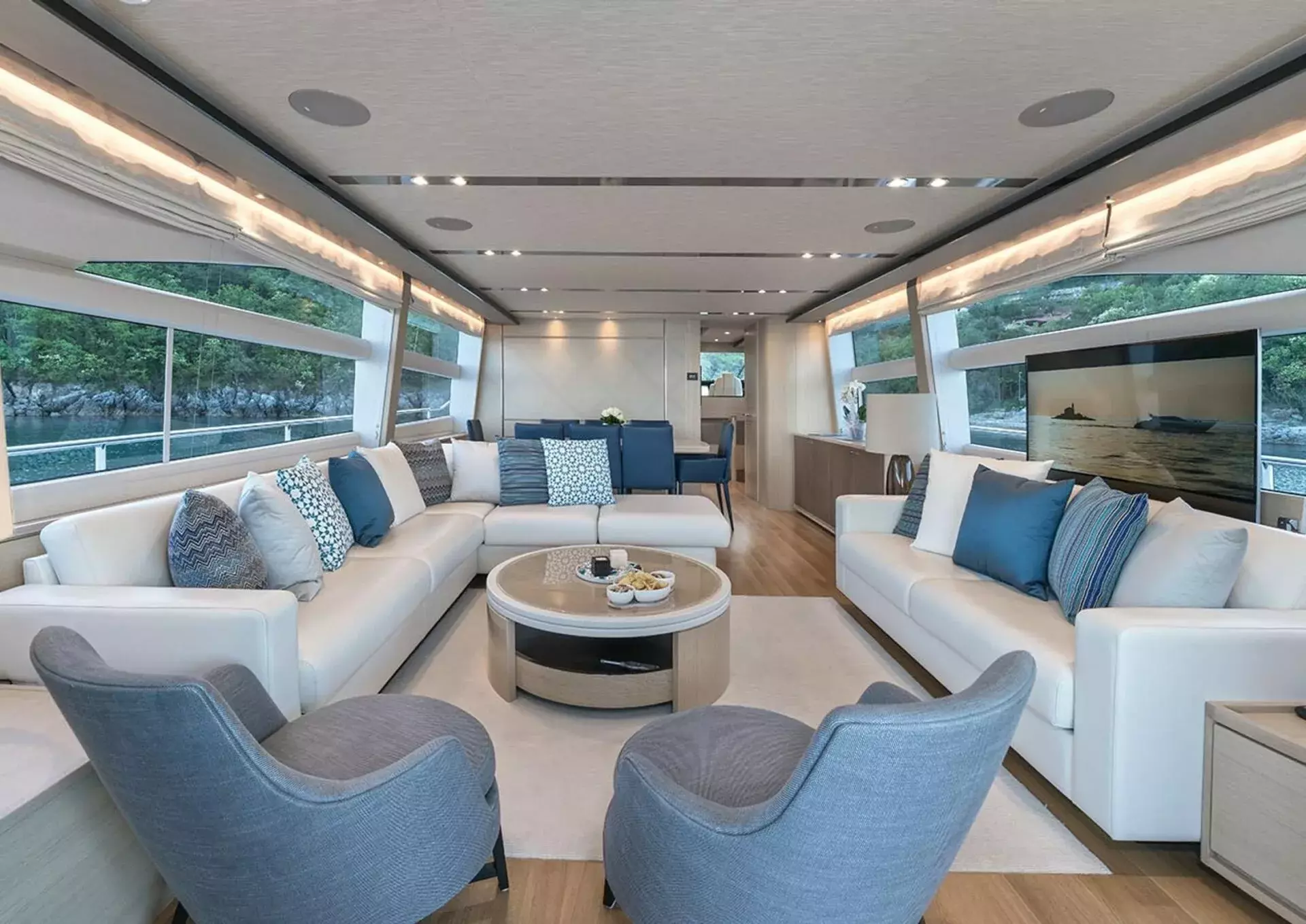 LARIMAR II by Princess - Special Offer for a private Motor Yacht Charter in Dubrovnik with a crew