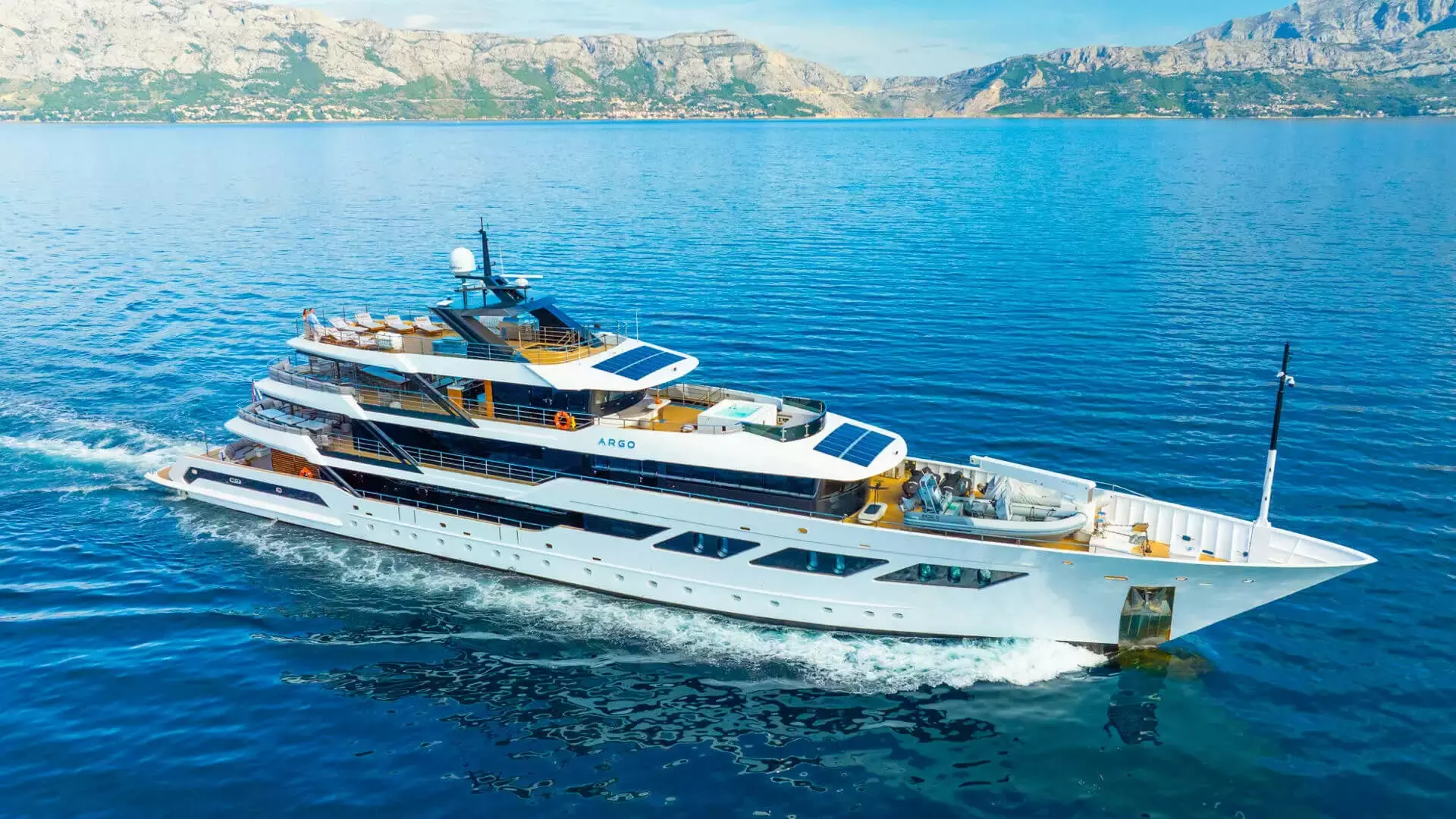 Boat Rental and Yacht Charter at the best yachting destinations around the world