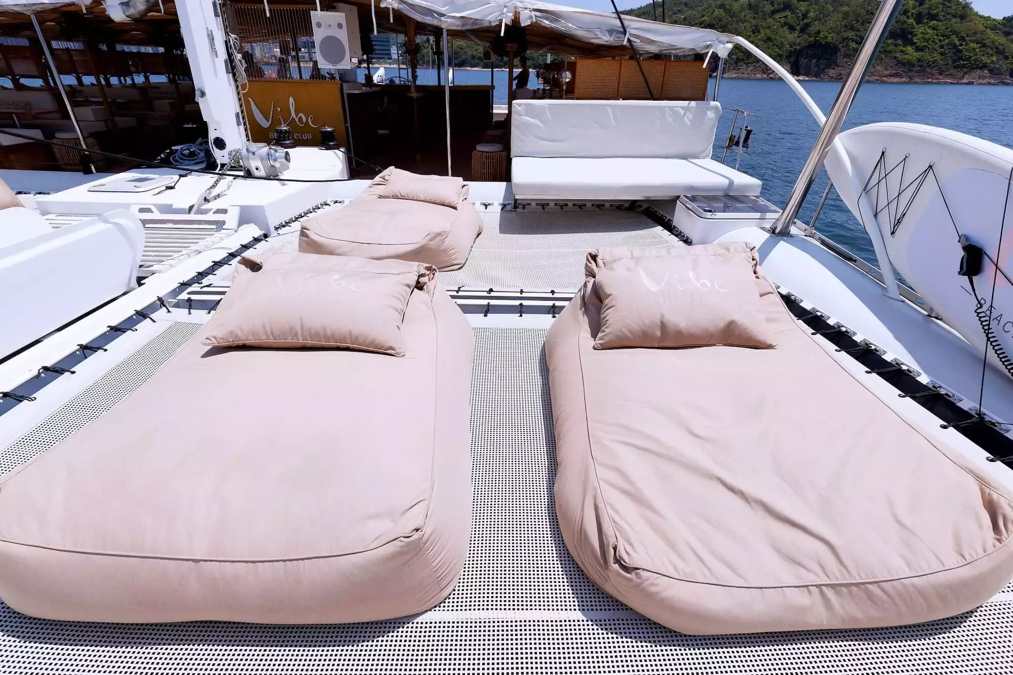 Boatcrowd