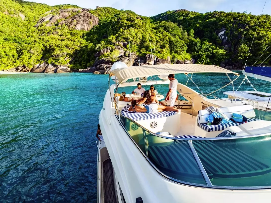 Boatcrowd