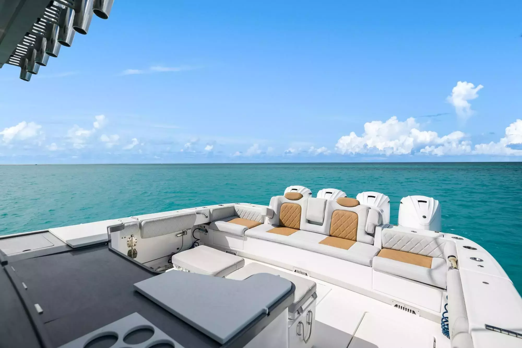 Suenos by HSB Yachts – Private Power Boat Charter in Providenciales – Special Offer at Boatcrowd