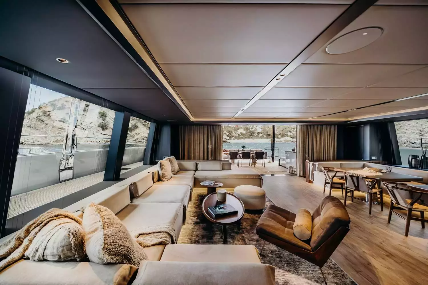 Boat Rental and Yacht Charter at the best yachting destinations around the world