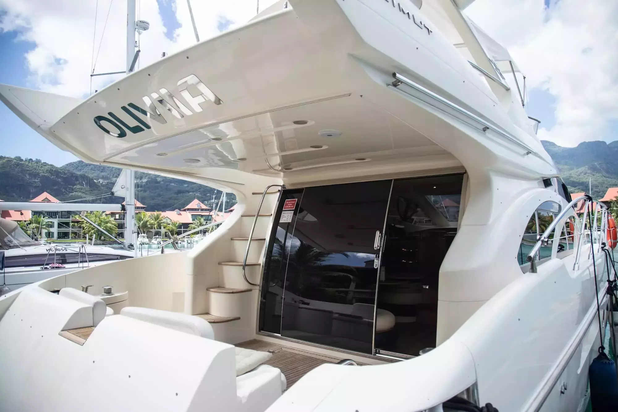 Oliviia by Azimut - Private Motor Yacht Charter in Seychelles – Special Offer at Boatcrowd