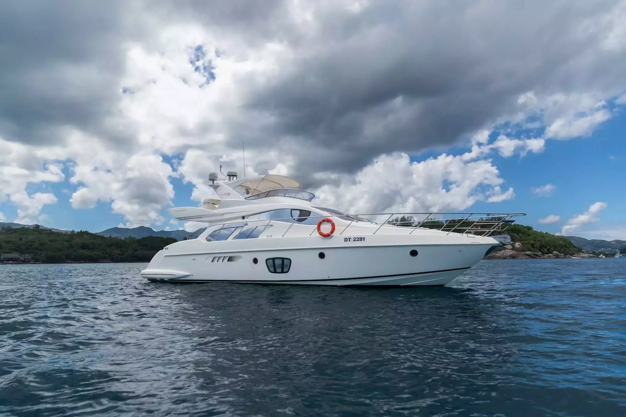 Oliviia by Azimut - Private Motor Yacht Charter in Seychelles – Special Offer at Boatcrowd