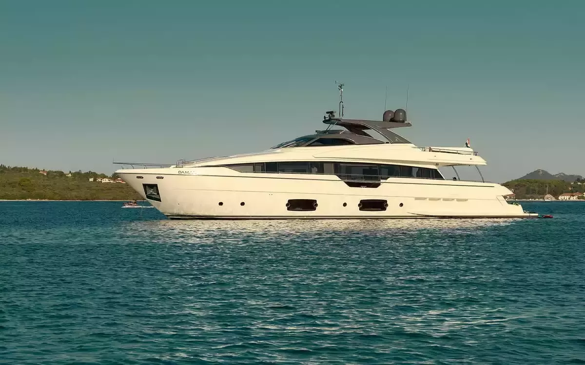 Damari by Ferretti - Special Offer for a private Superyacht Charter in Sicily with a crew