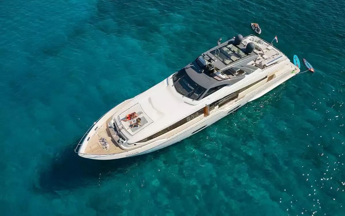 Damari by Ferretti - Special Offer for a private Superyacht Charter in Sicily with a crew