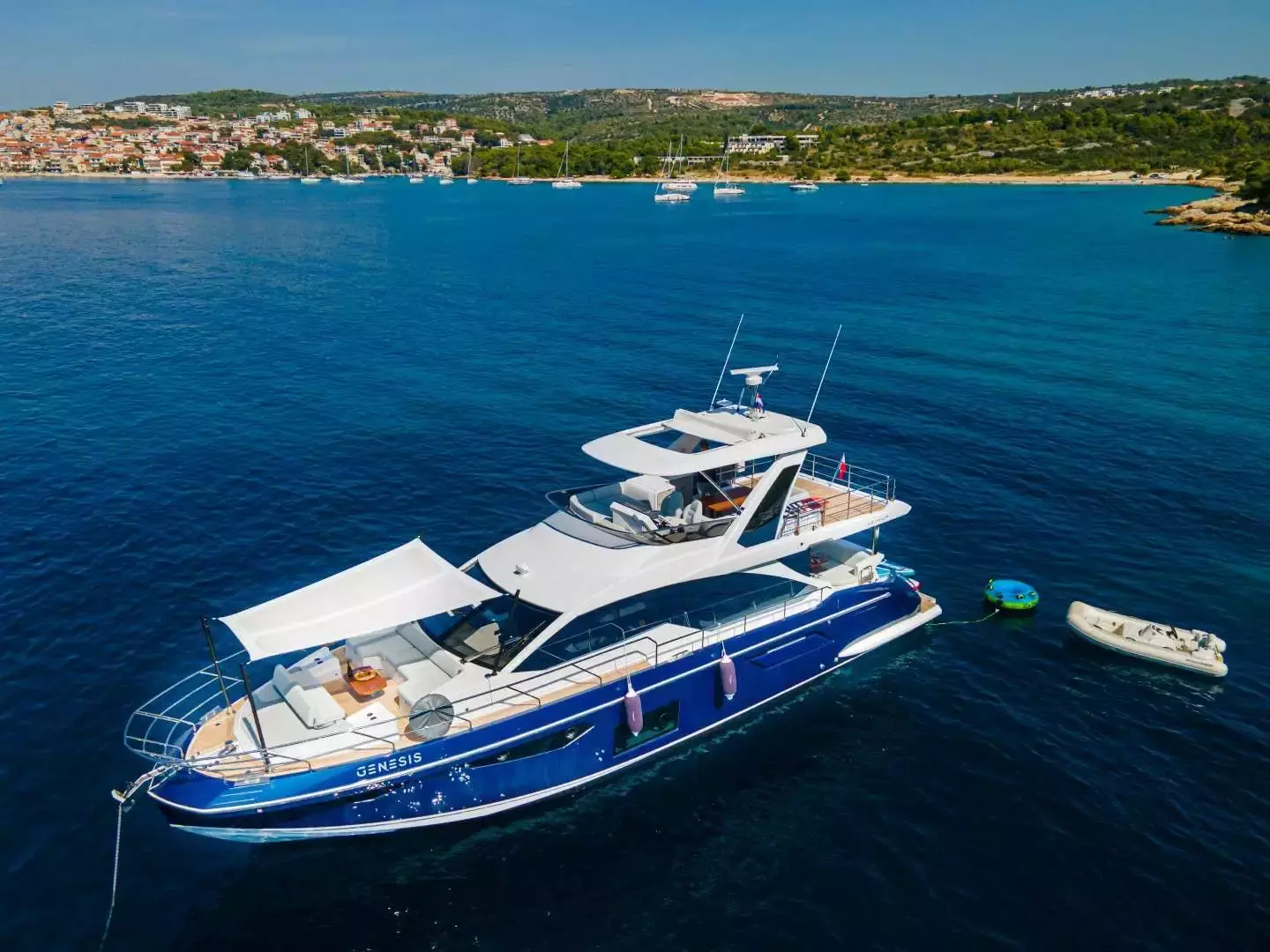 Genesis by Azimut – Private Motor Yacht Charter in Rogoznica – Special Offer at Boatcrowd