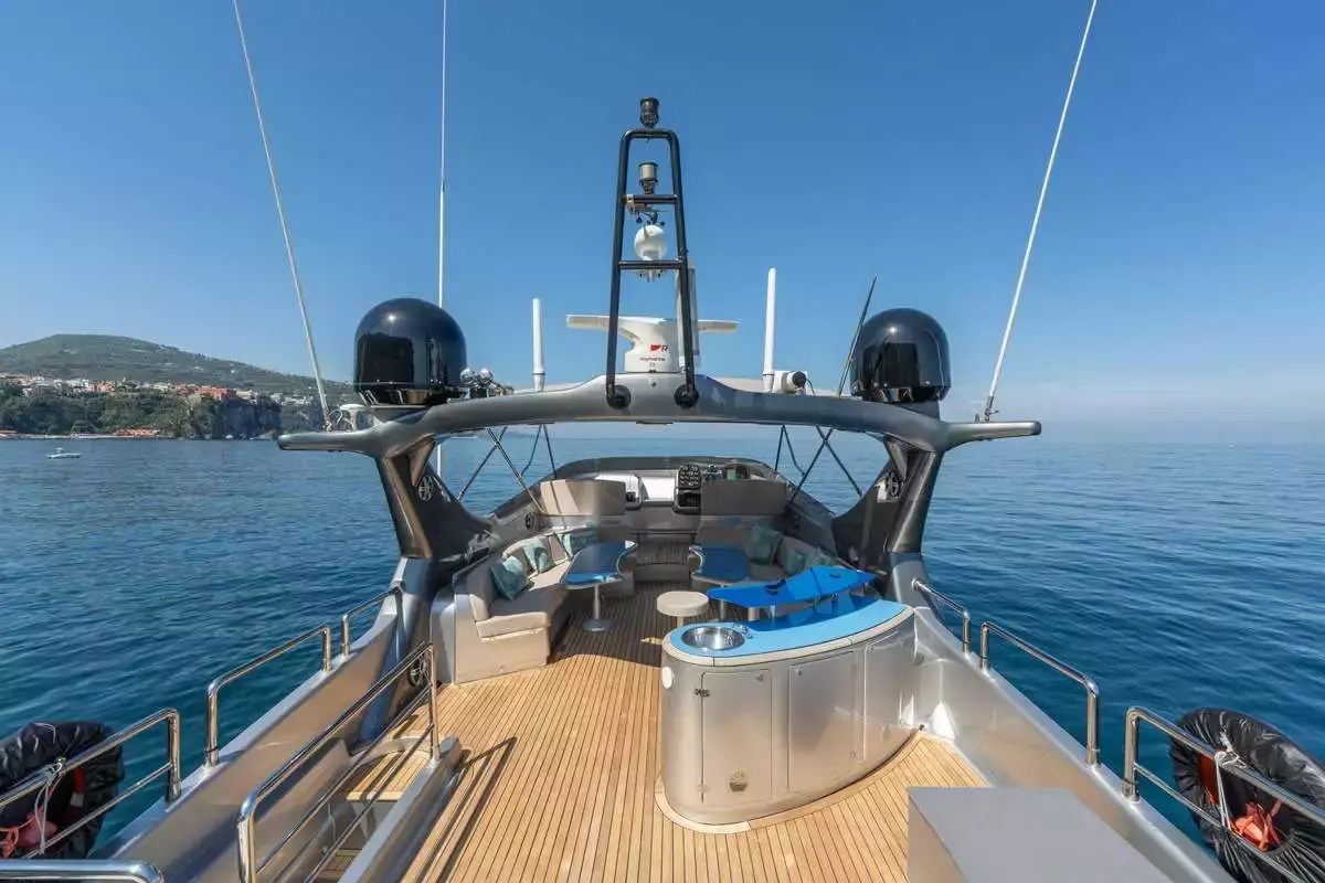 Lady B by De Birs - Special Offer for a private Motor Yacht Charter in Naples with a crew