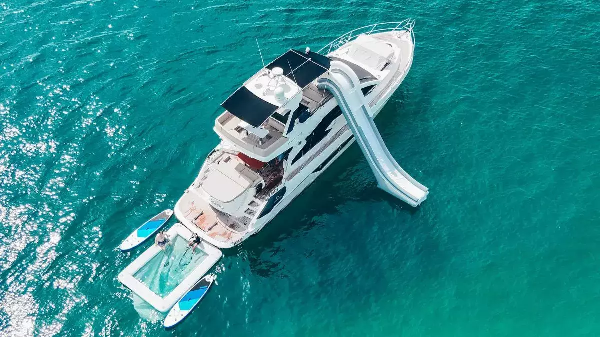 Scenery by Cranchi – Private Motor Yacht Charter in Pattaya – Special Offer at Boatcrowd