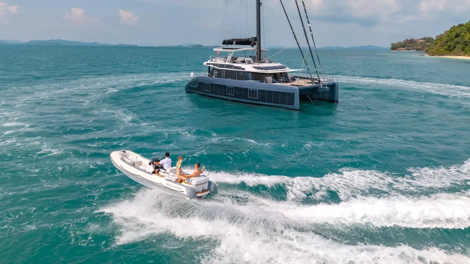 Boat Rental and Yacht Charter at the best yachting destinations around the world
