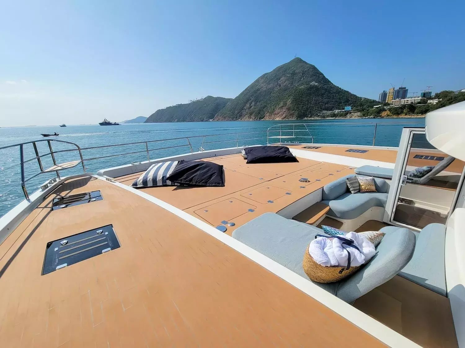Boat Rental and Yacht Charter at the best yachting destinations around the world
