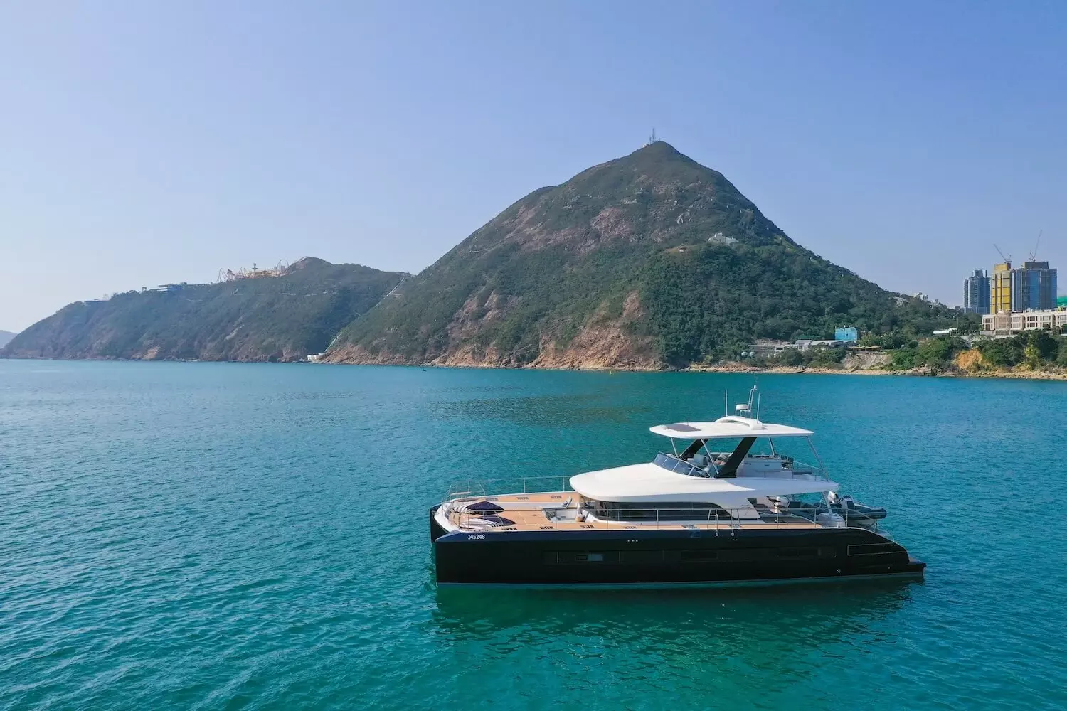 Boat Rental and Yacht Charter at the best yachting destinations around the world