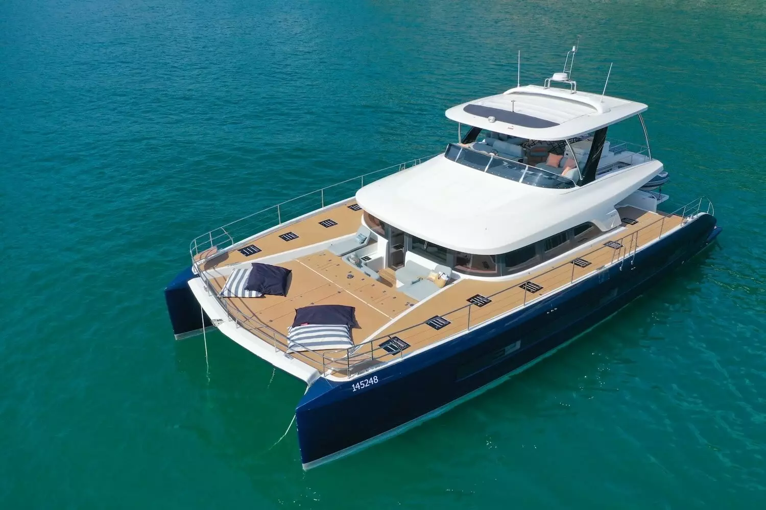 Boat Rental and Yacht Charter at the best yachting destinations around the world