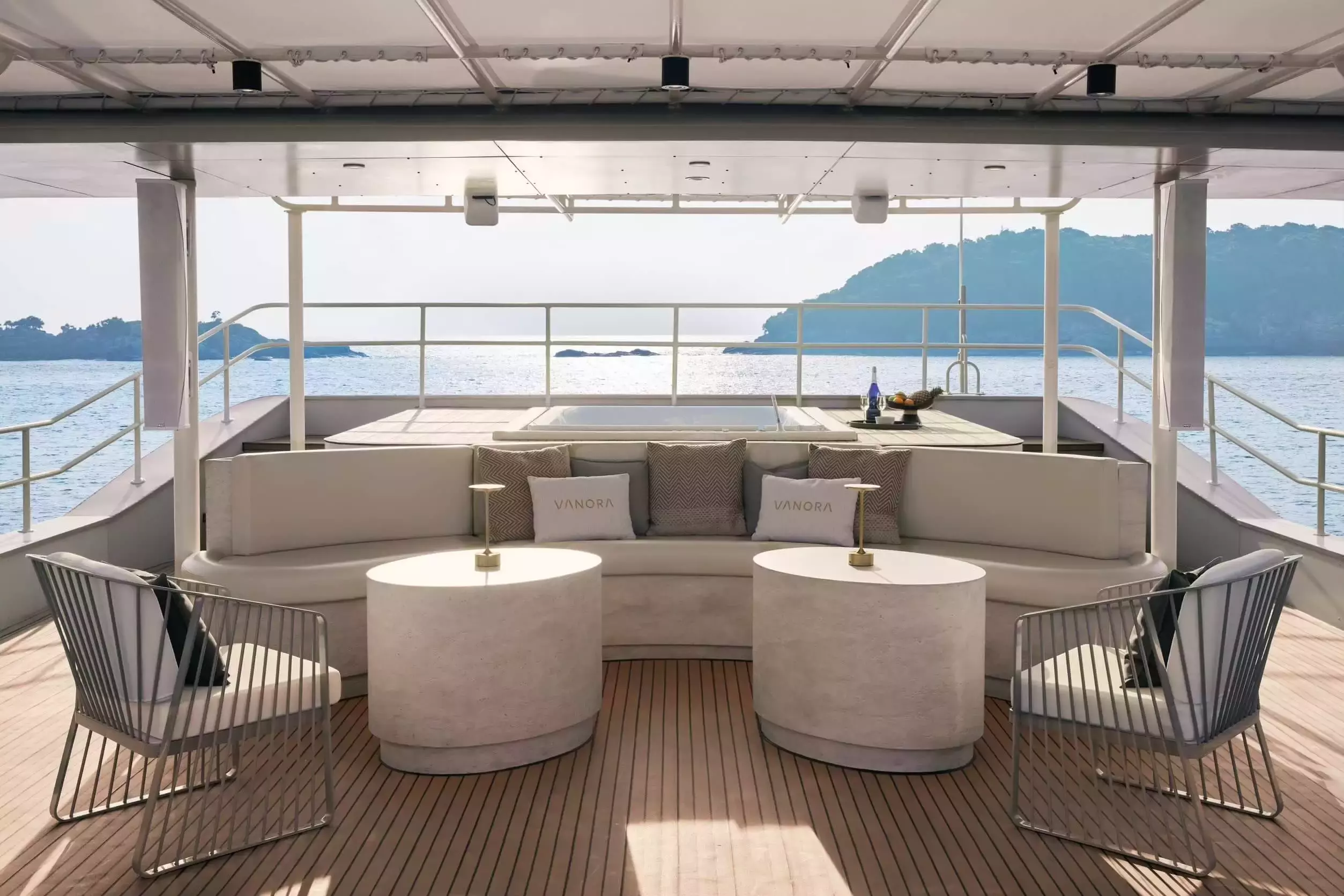 Boat Rental and Yacht Charter at the best yachting destinations around the world