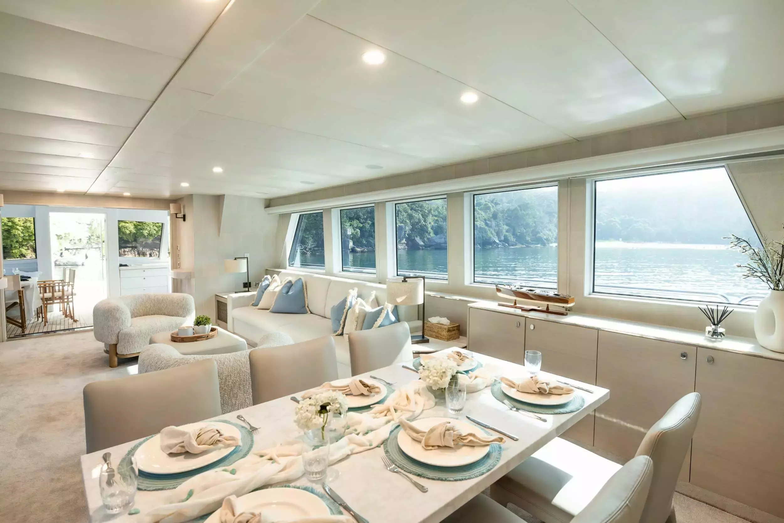 Shorething by Lloyds Ships - Top rates for a Charter of a private Motor Yacht in New Zealand
