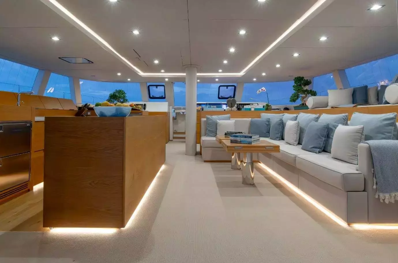 Boat Rental and Yacht Charter at the best yachting destinations around the world