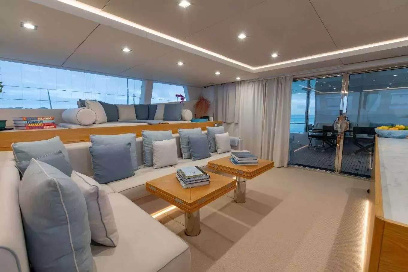 Boat Rental and Yacht Charter at the best yachting destinations around the world