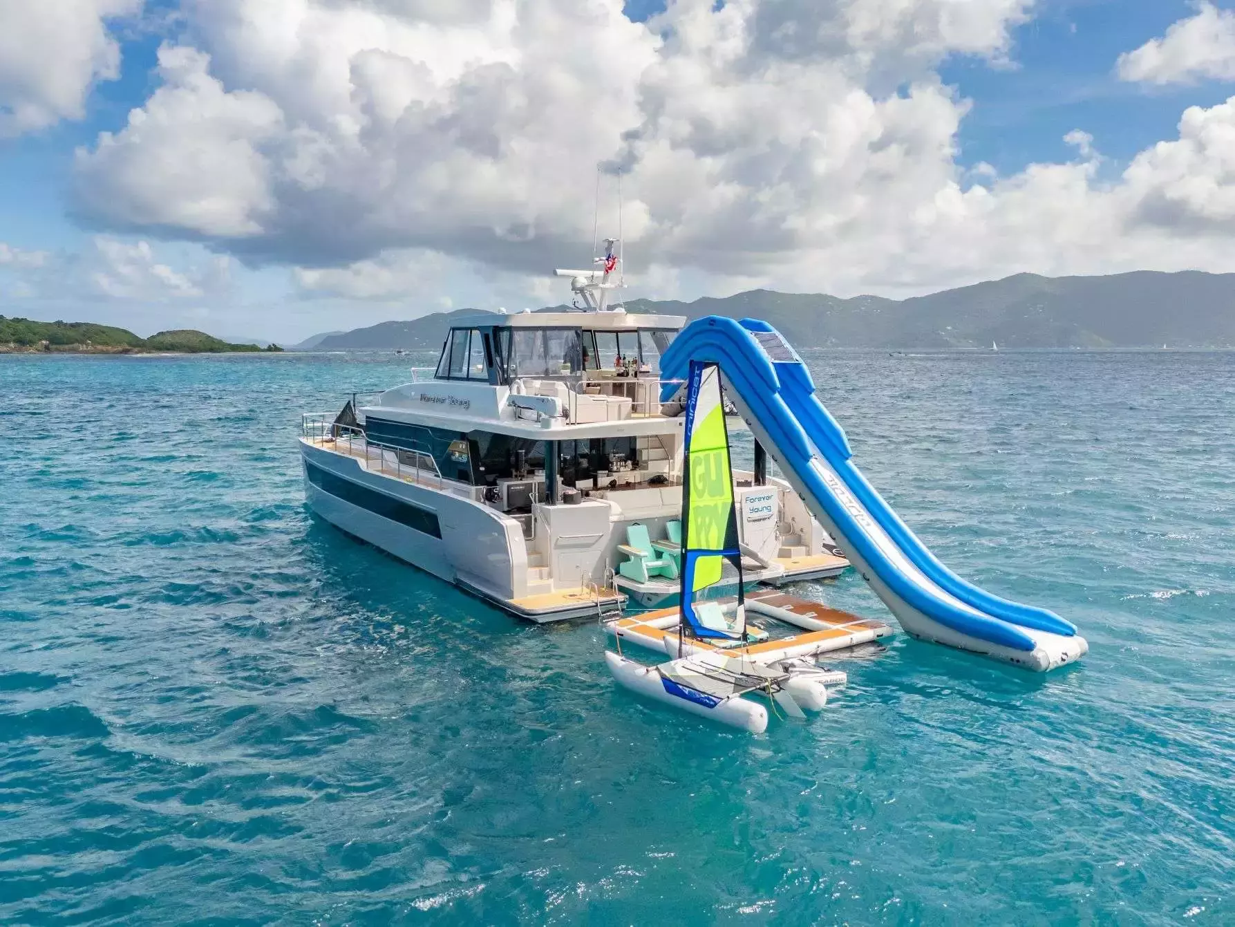 Boat Rental and Yacht Charter at the best yachting destinations around the world