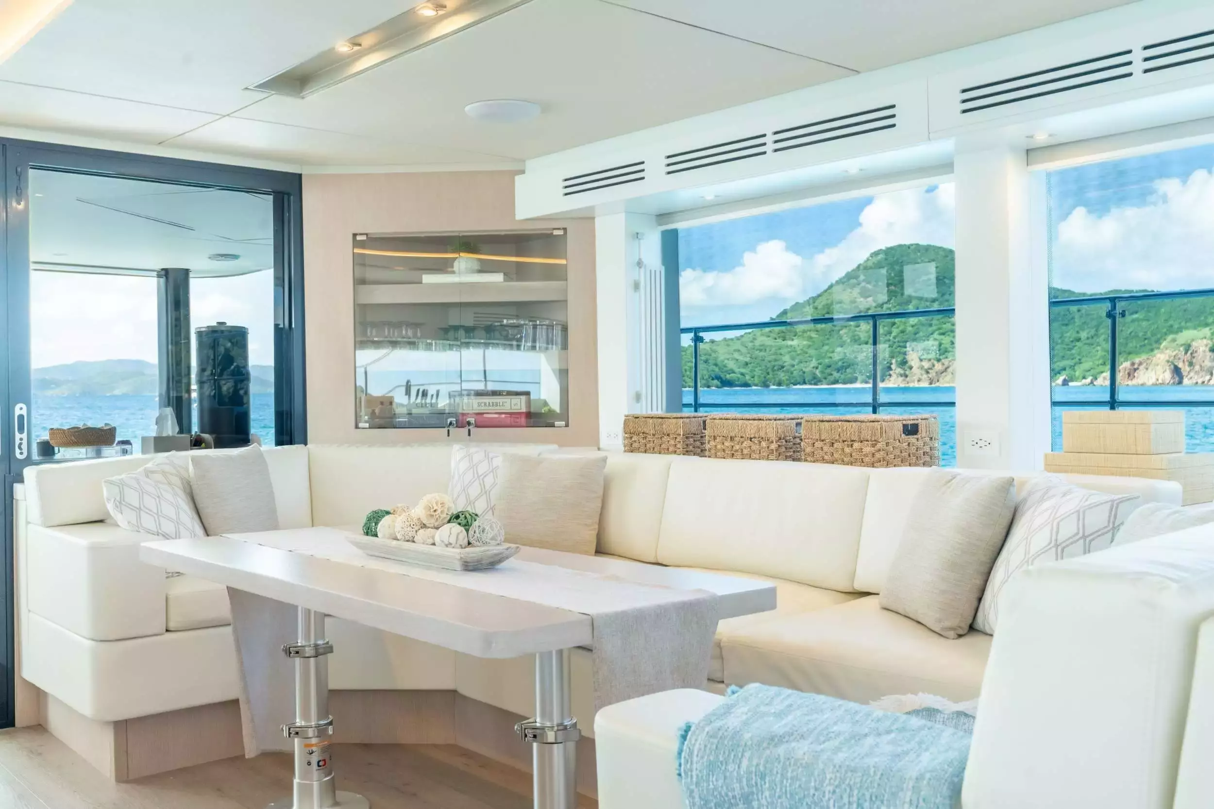 Boat Rental and Yacht Charter at the best yachting destinations around the world