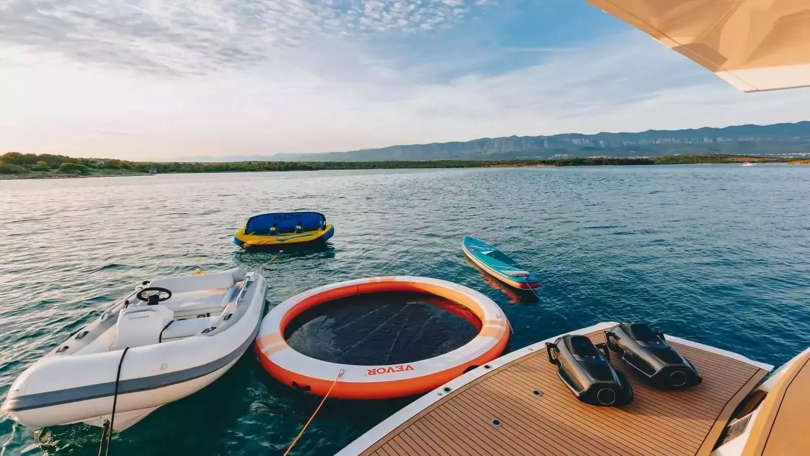 Boatcrowd
