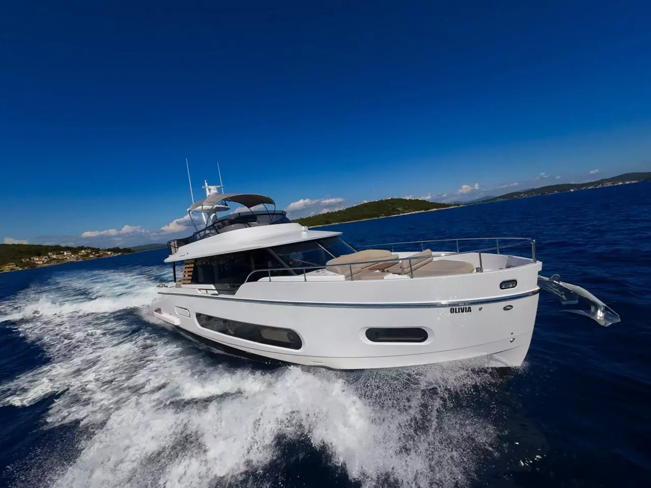 Boat Rental and Yacht Charter at the best yachting destinations around the world