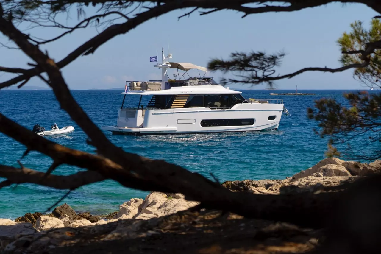Boat Rental and Yacht Charter at the best yachting destinations around the world