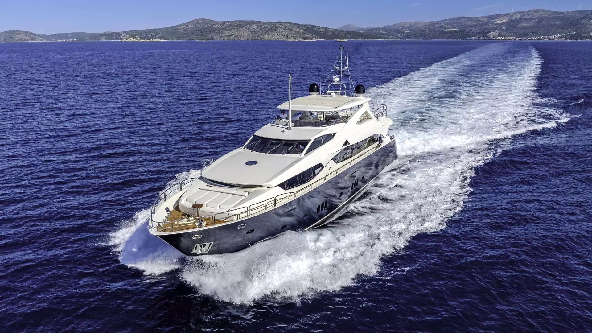 Boat Rental and Yacht Charter at the best yachting destinations around the world