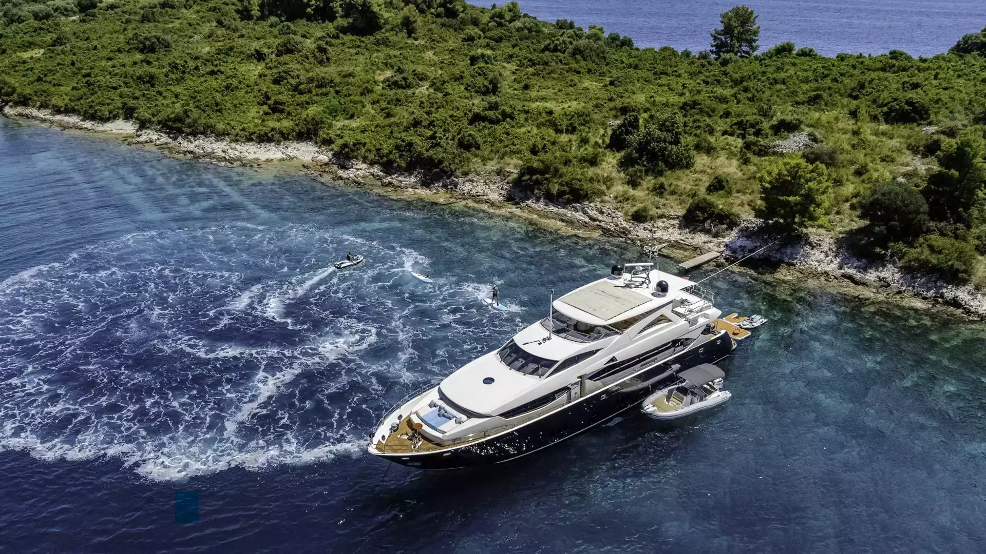 Boat Rental and Yacht Charter at the best yachting destinations around the world