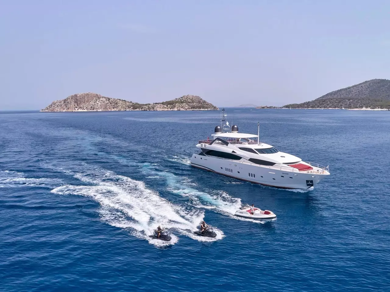 White Pearl I by Sunseeker - Special Offer for a private Superyacht Charter in Lefkada with a crew