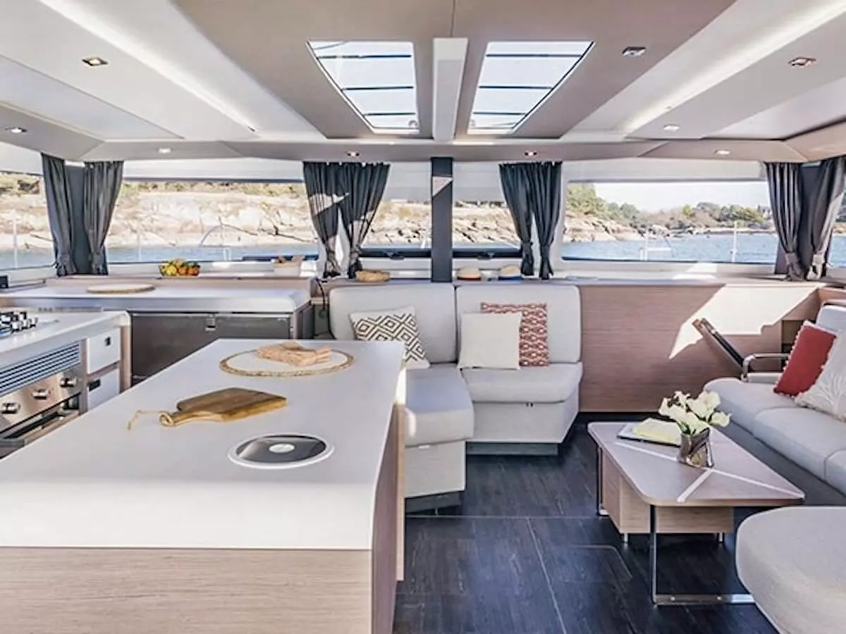 Boat Rental and Yacht Charter at the best yachting destinations around the world