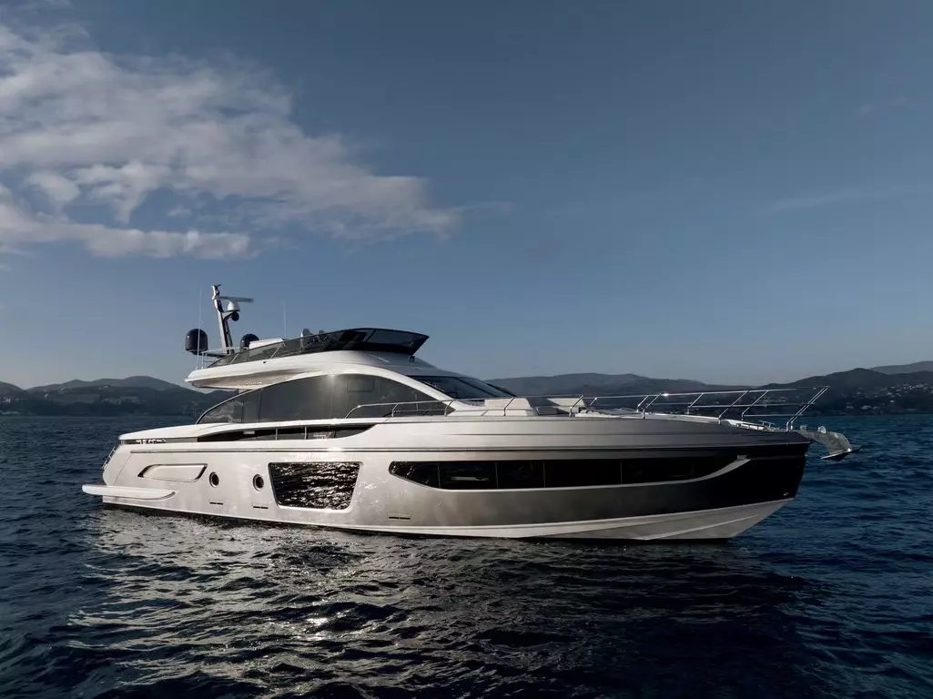 Ale II by Azimut - Special Offer for a private Motor Yacht Charter in Capri with a crew