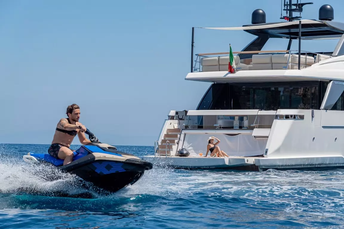 Boatcrowd