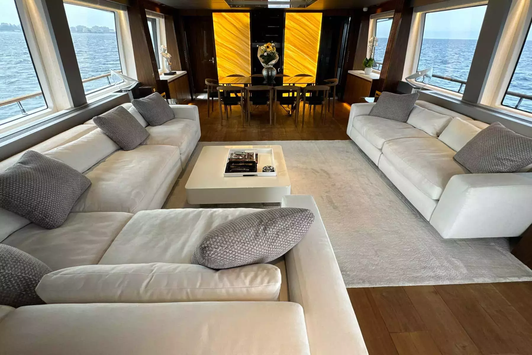 Boatcrowd