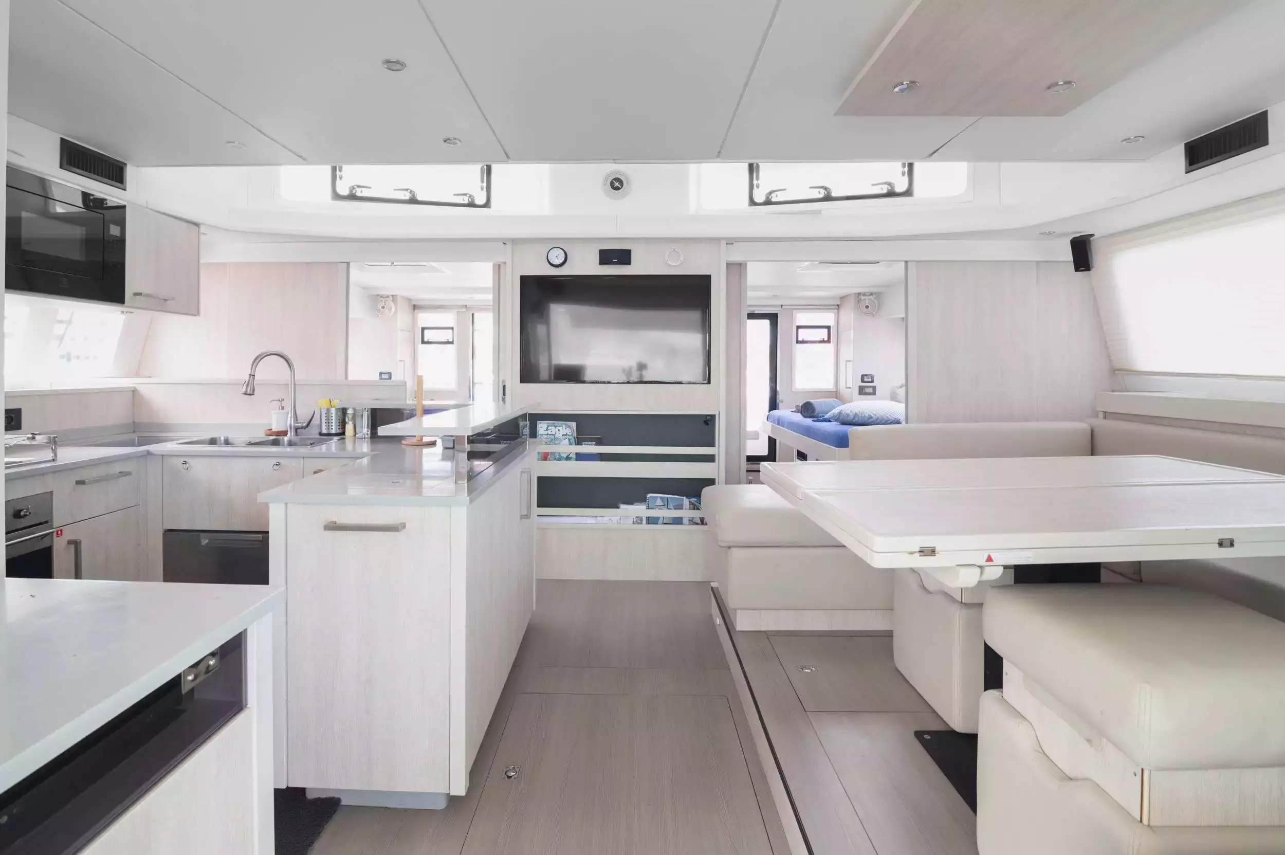 Between by Robertson and Caine - Top rates for a Charter of a private Sailing Catamaran in Maldives