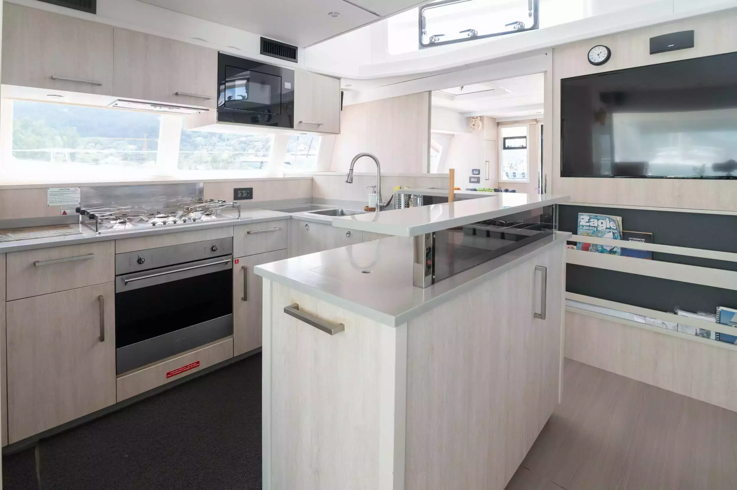 Between by Robertson and Caine - Top rates for a Charter of a private Sailing Catamaran in Maldives