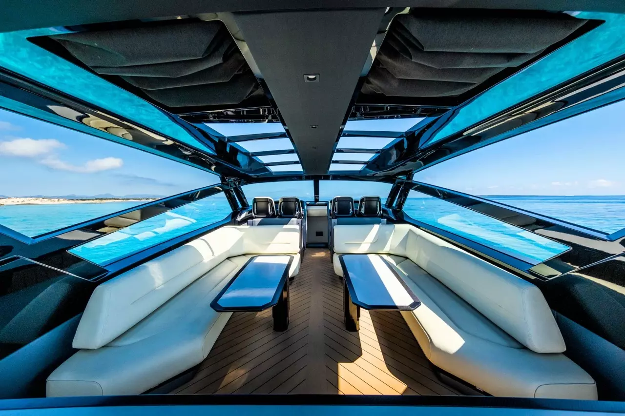 Boatcrowd