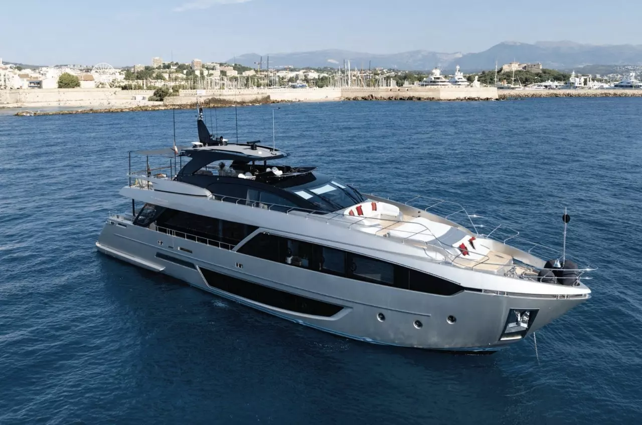 Boat Rental and Yacht Charter at the best yachting destinations around the world