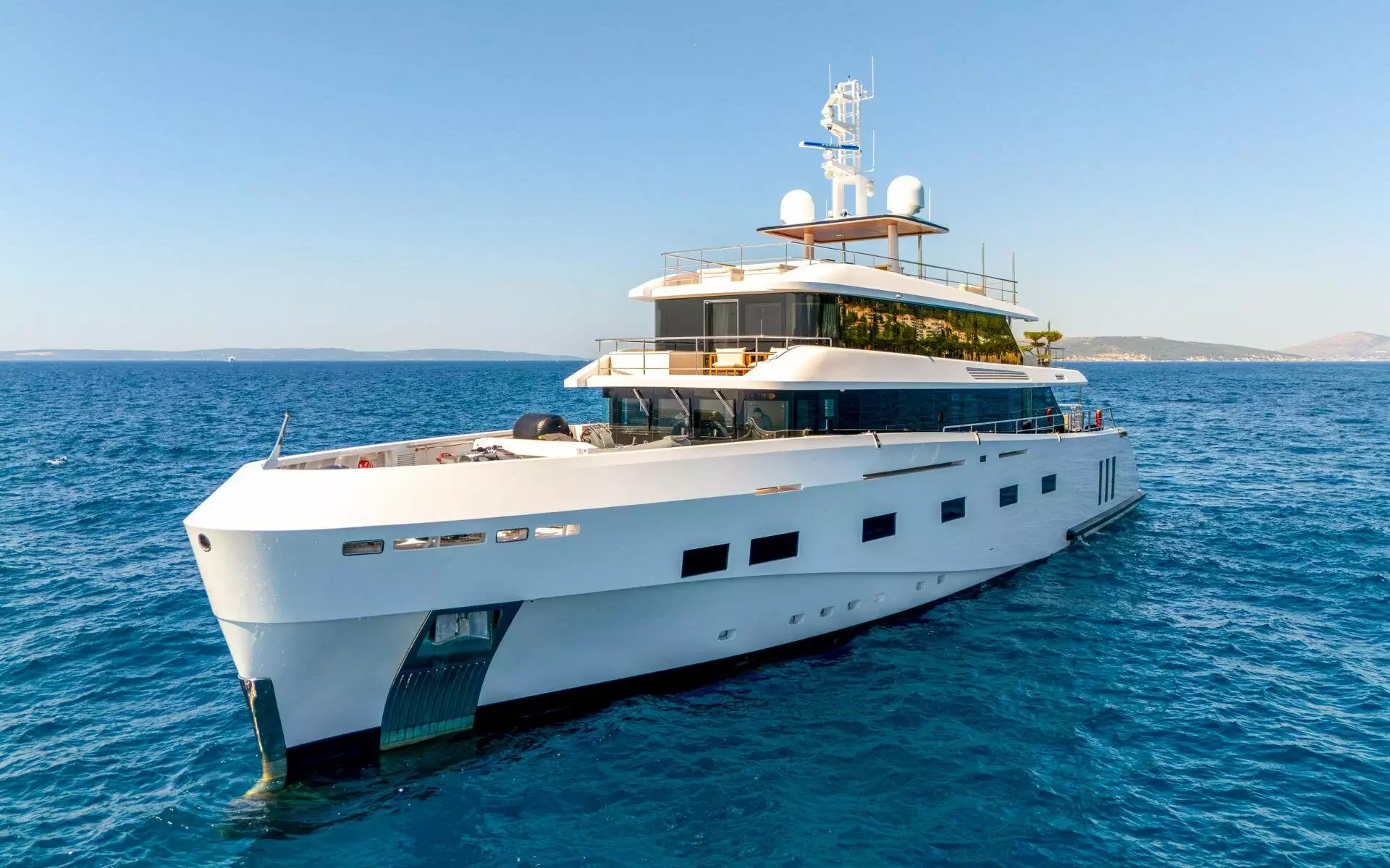 Boat Rental and Yacht Charter at the best yachting destinations around the world