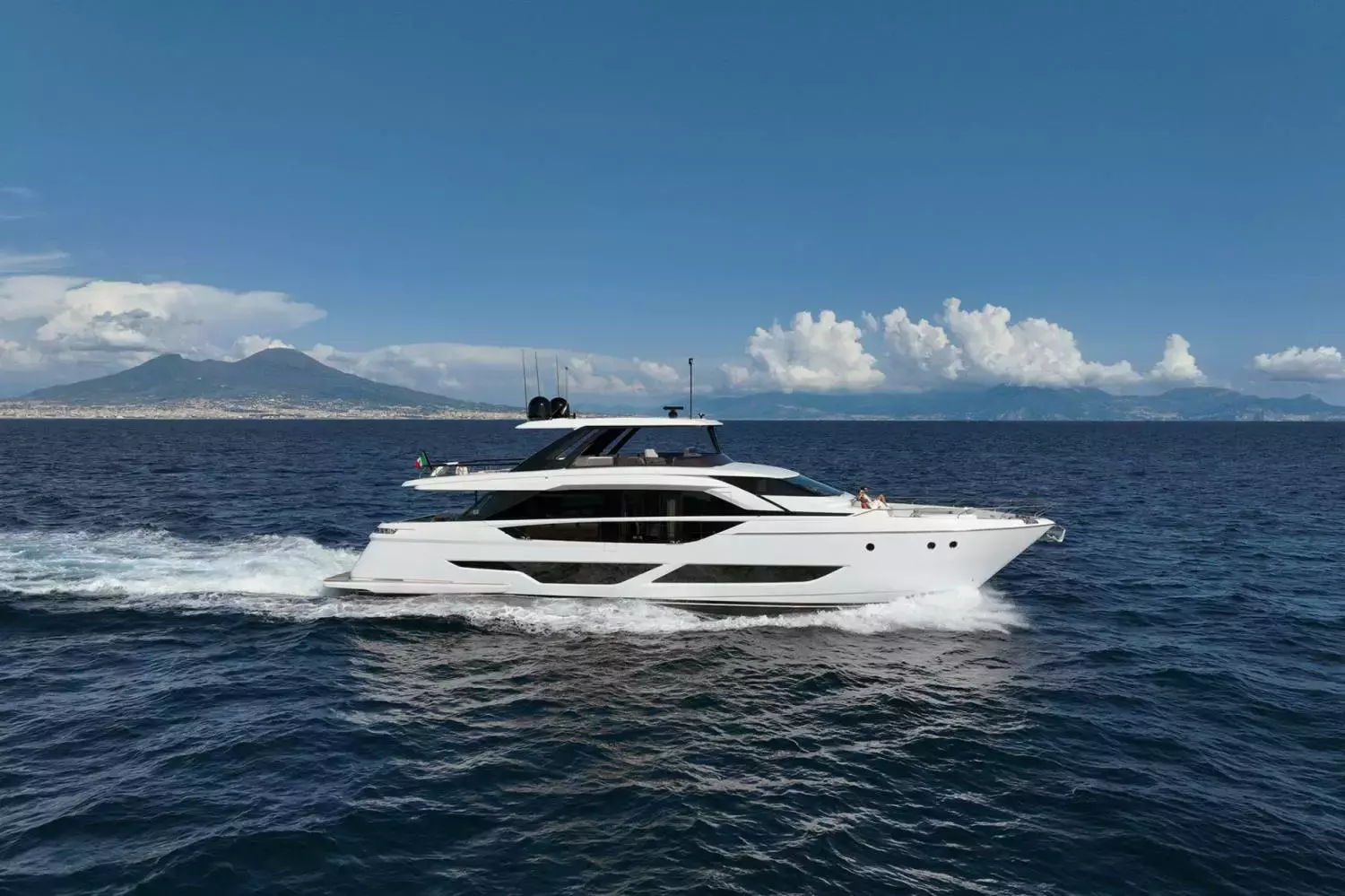 Boat Rental and Yacht Charter at the best yachting destinations around the world