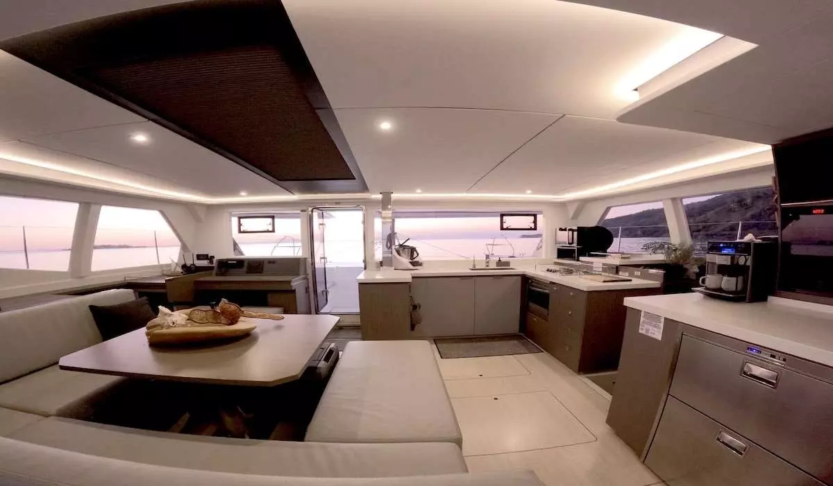 Boat Rental and Yacht Charter at the best yachting destinations around the world