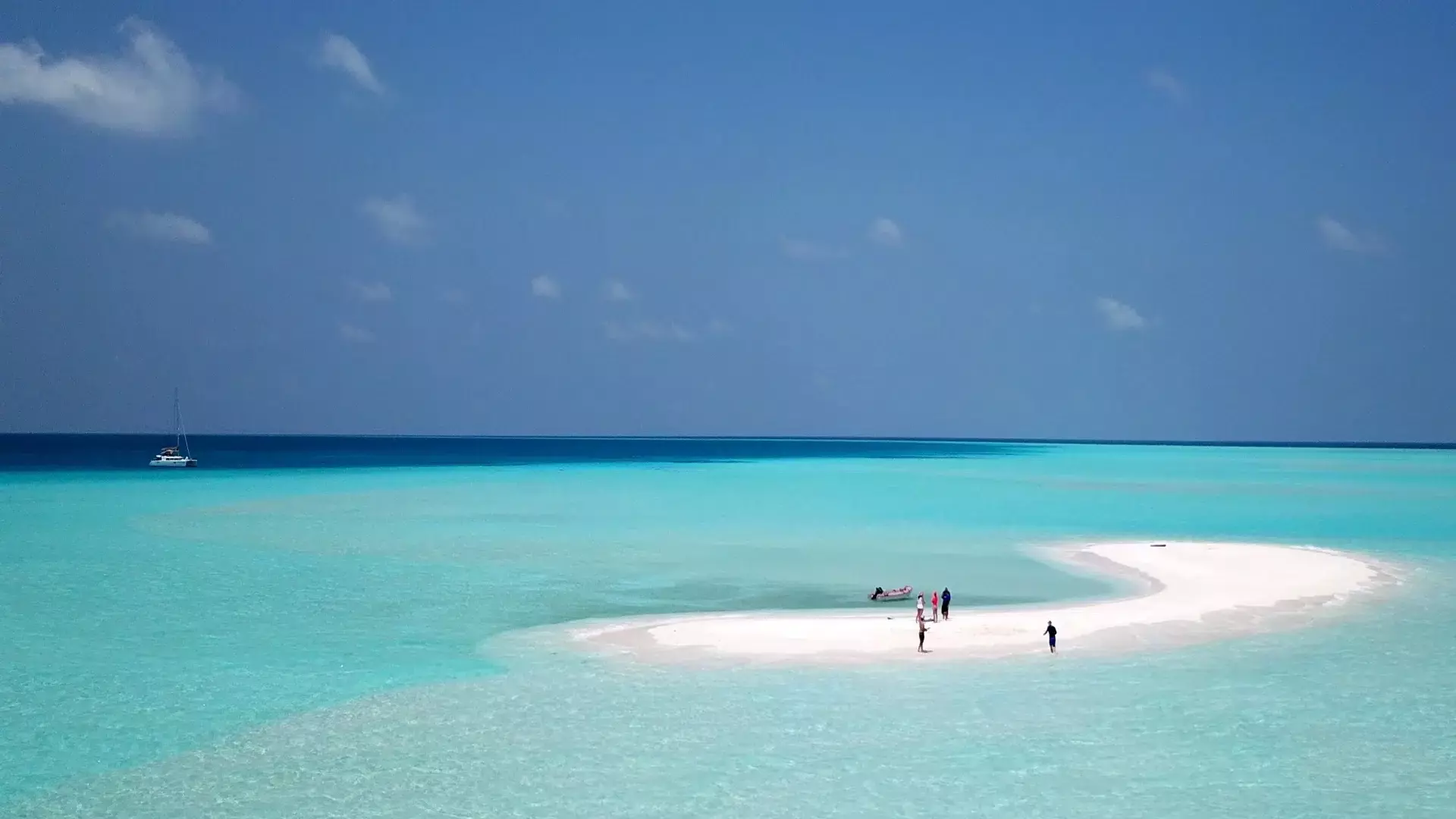 Boat Rental and Yacht Charter at the best yachting destinations around the world