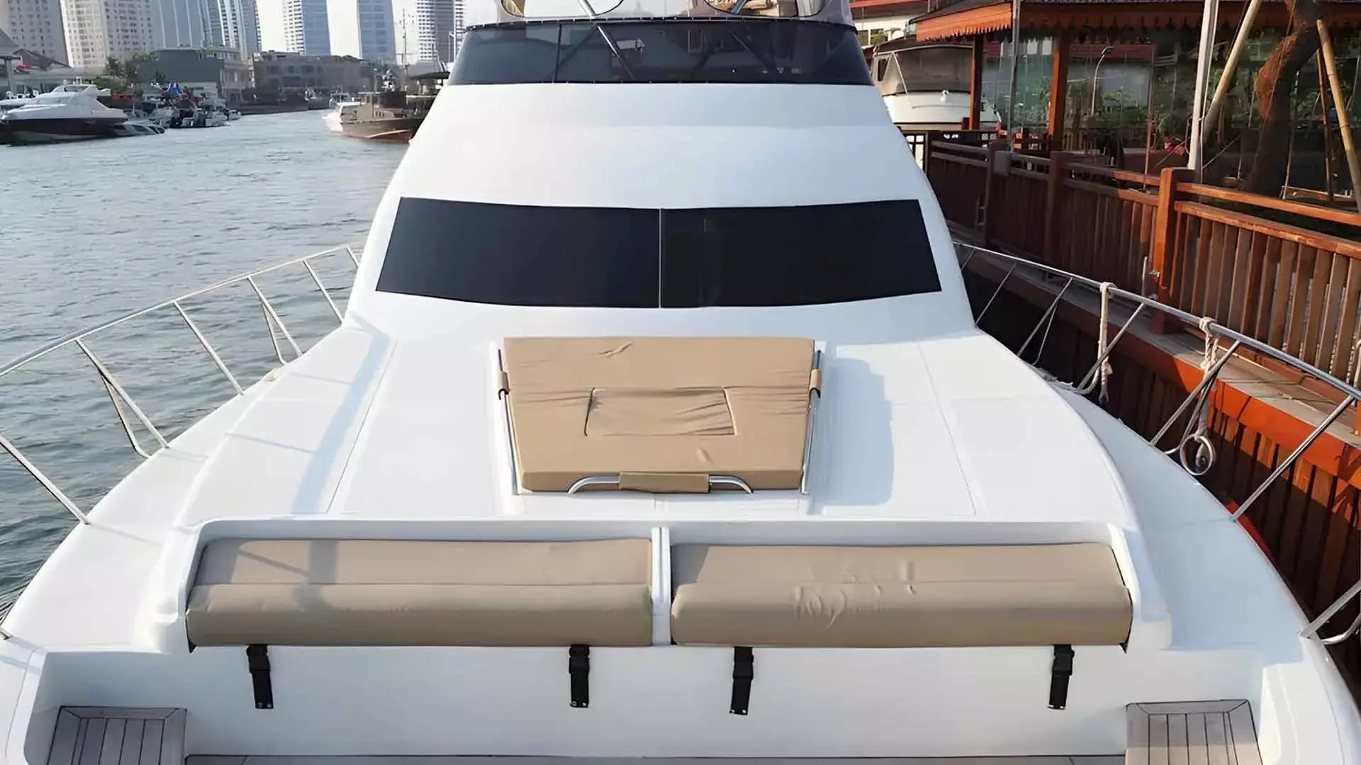 Boat Rental and Yacht Charter at the best yachting destinations around the world