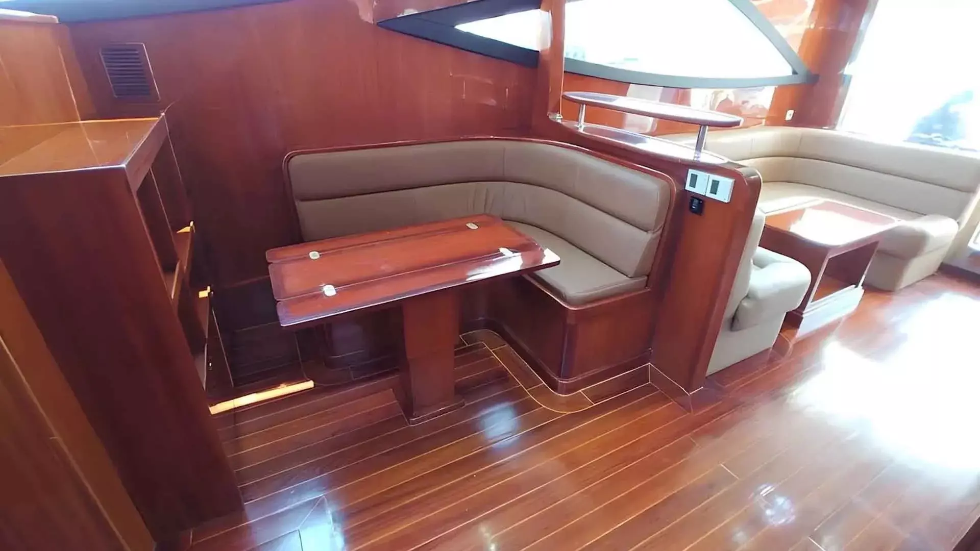 Boatcrowd