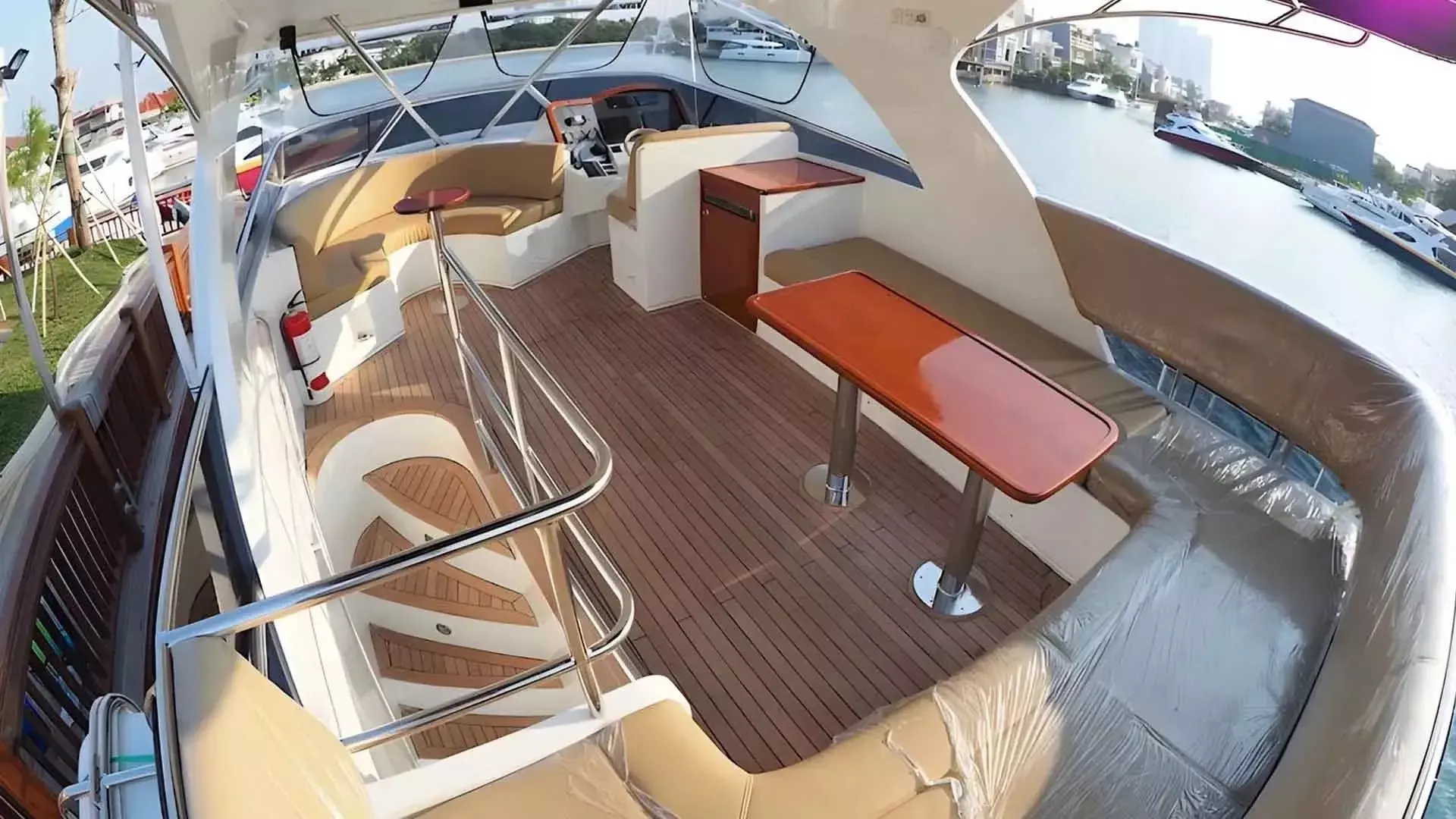 Boat Rental and Yacht Charter at the best yachting destinations around the world