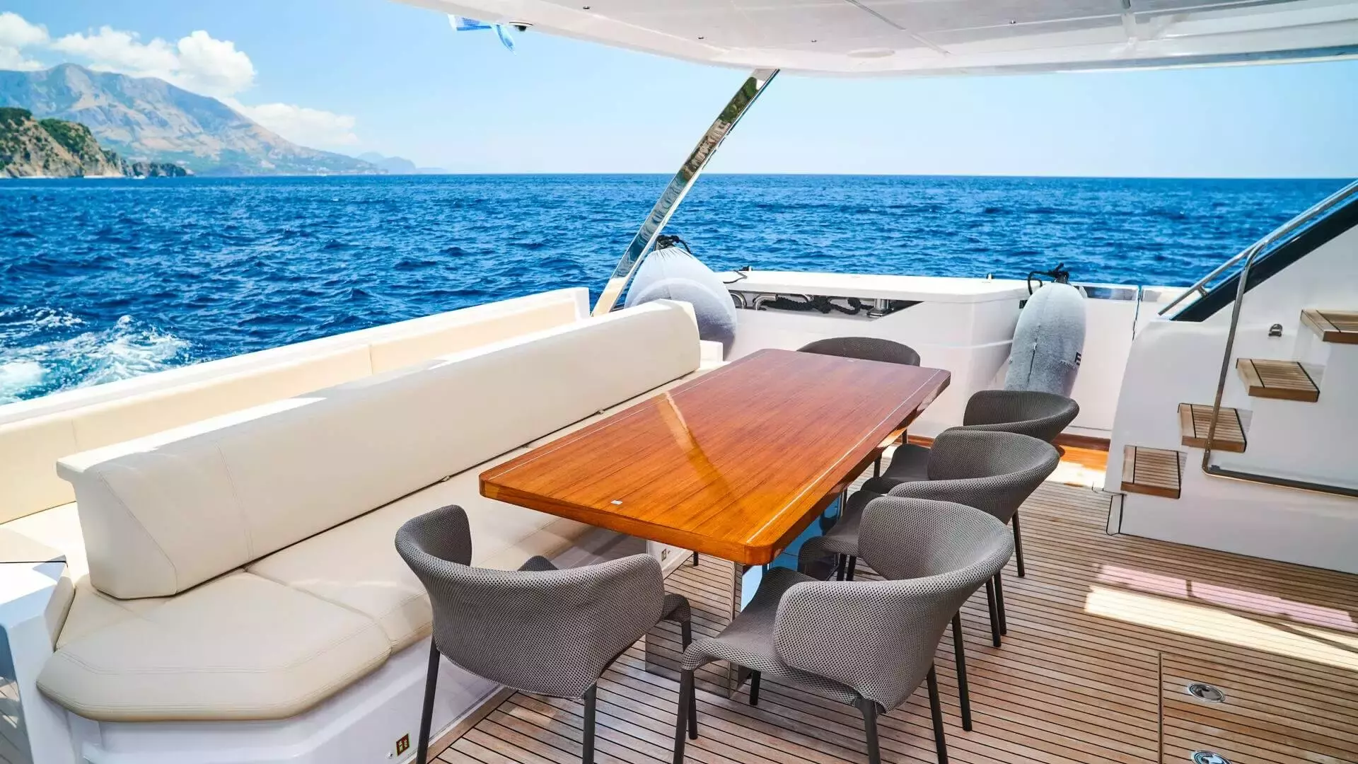 Boatcrowd