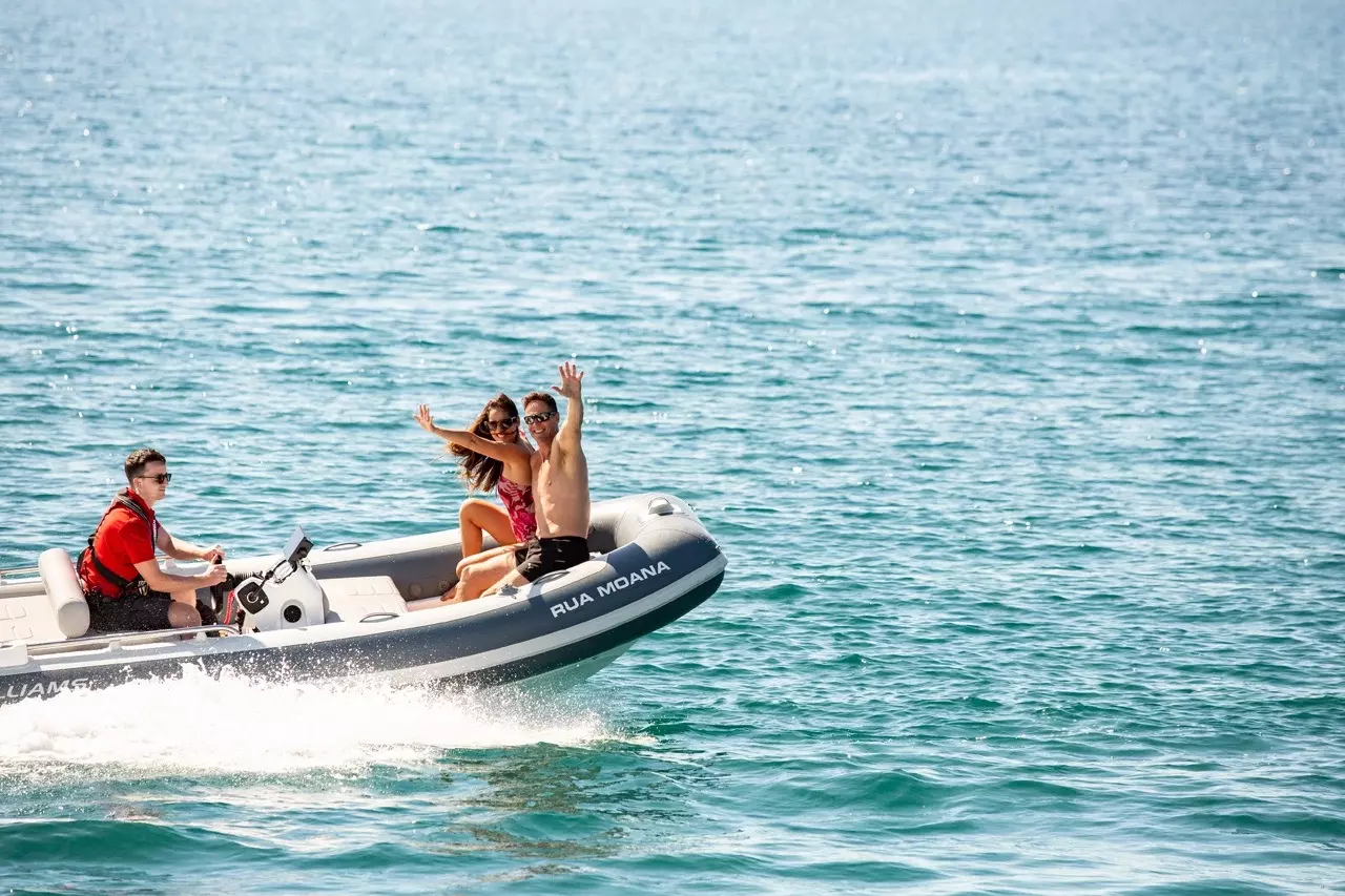 Boatcrowd