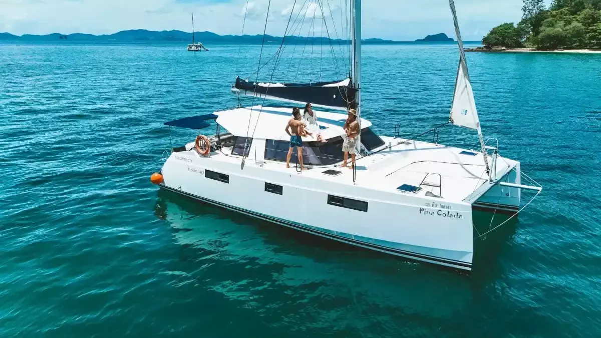 Boatcrowd