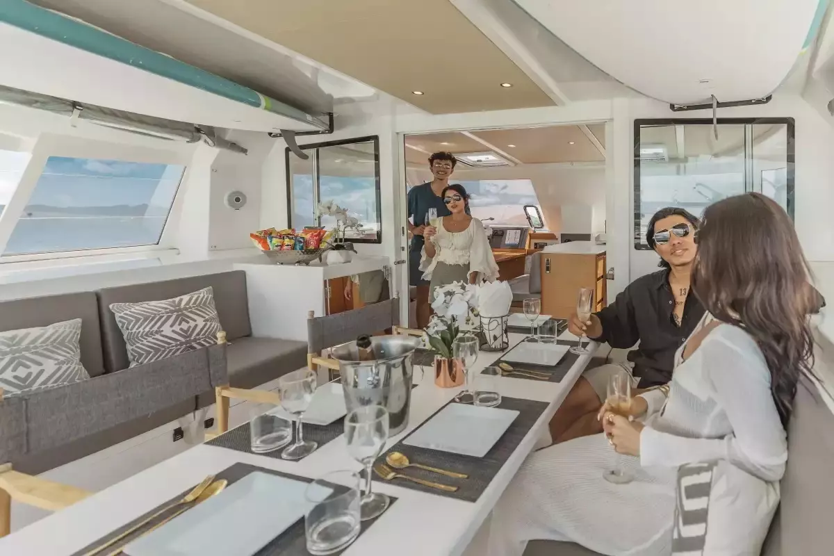 Boatcrowd