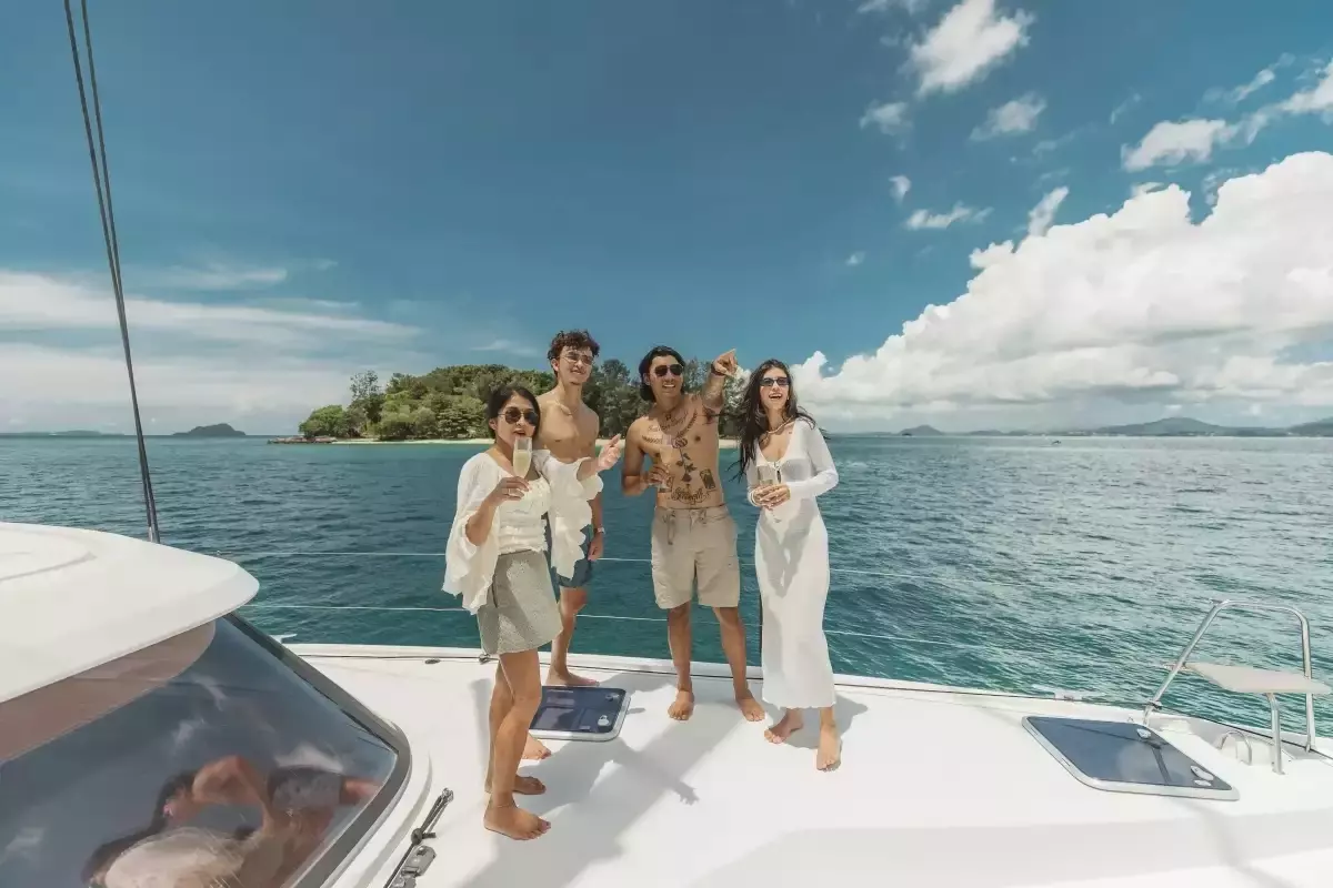 Boatcrowd